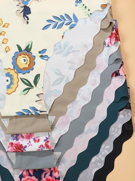 Women's Heart Pattern Fitted Underwear Set, Extra Thin Casual Yoga Pants, All Season Comfortable Design, 8-Piece Pack