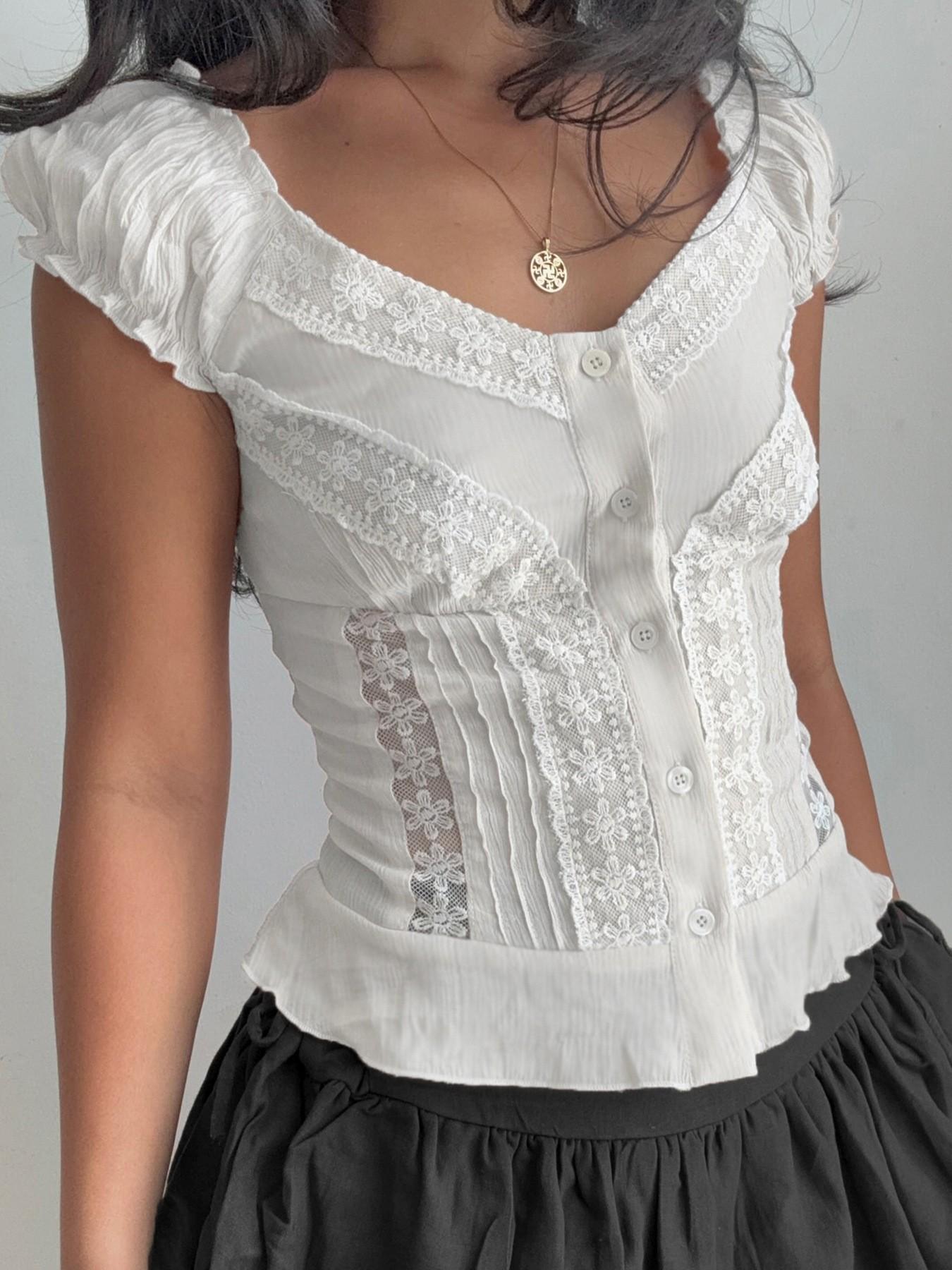 Women's Plain Contrast Lace Frill Trim Casual Button Front Blouse, Sweet Fashion Puff Sleeve Top for Summer, Women's Clothing for Daily Wear