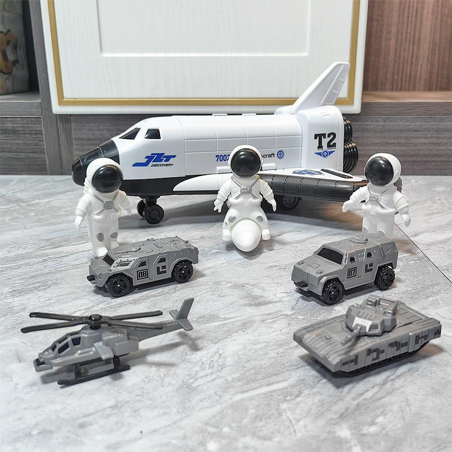 Large Transport Plane Toy Set, 3 Space Astronauts, Perfect Gift for Collectors and Aviation Enthusiasts, Ideal Birthday and New Year Present