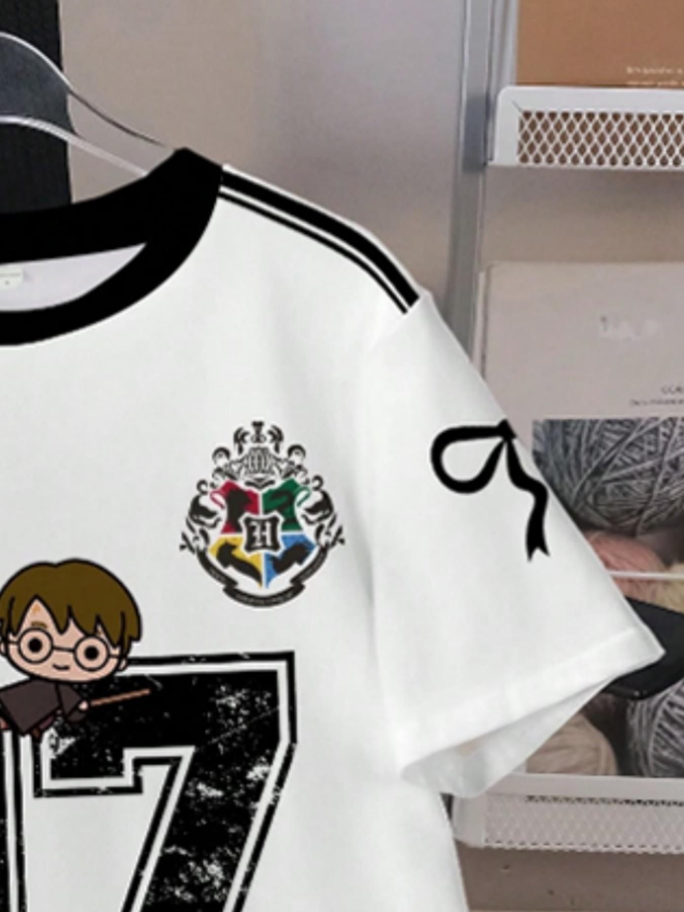 Harry Potter Kids' Short Sleeve T-Shirt, Official Warner Bros. Licensed, Casual Loose-Fit, Random Print, School Season Bestseller