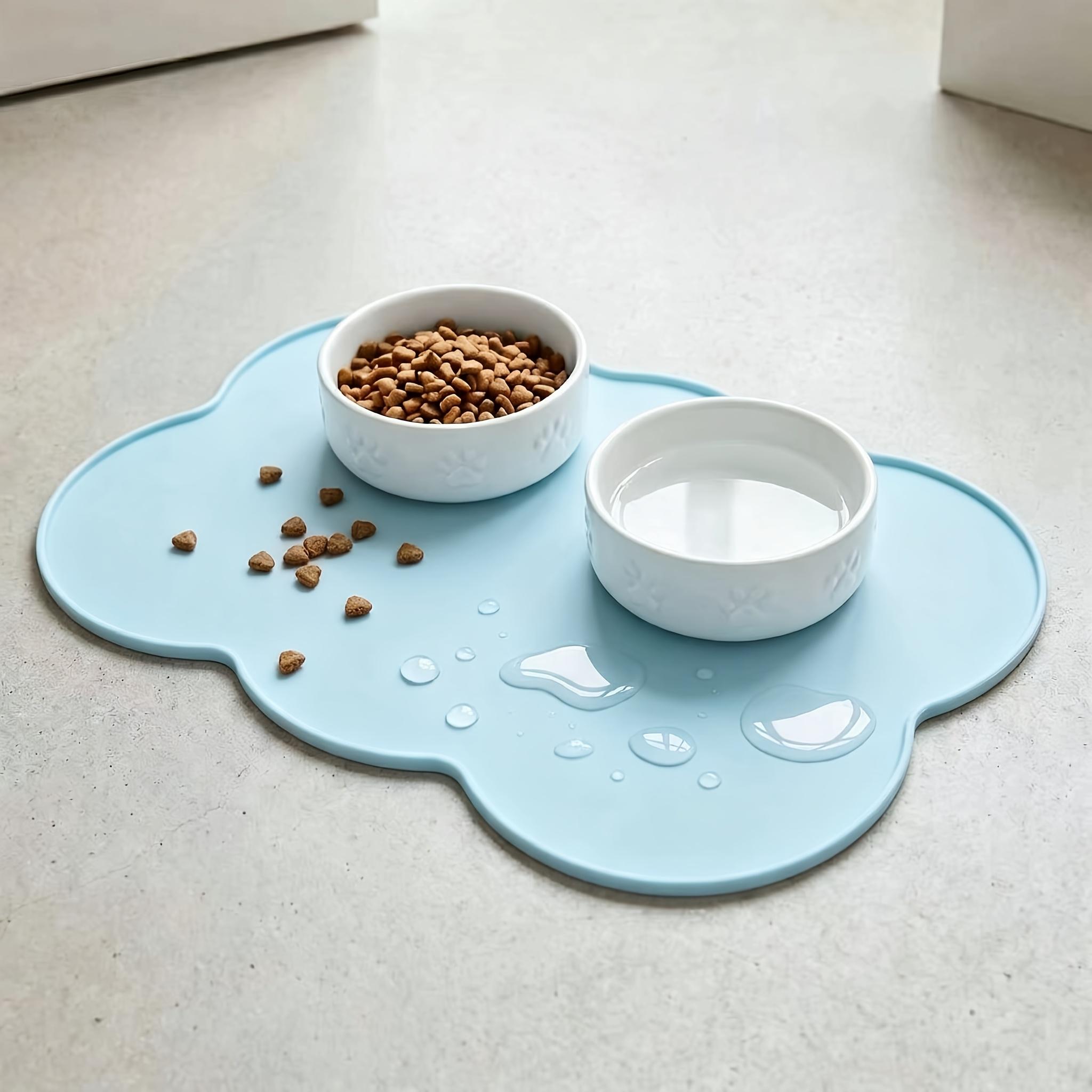 Silicone pet feeding mat, leak-proof and non-slip feeding mat for dogs and cats, oval-shaped bowl mat
