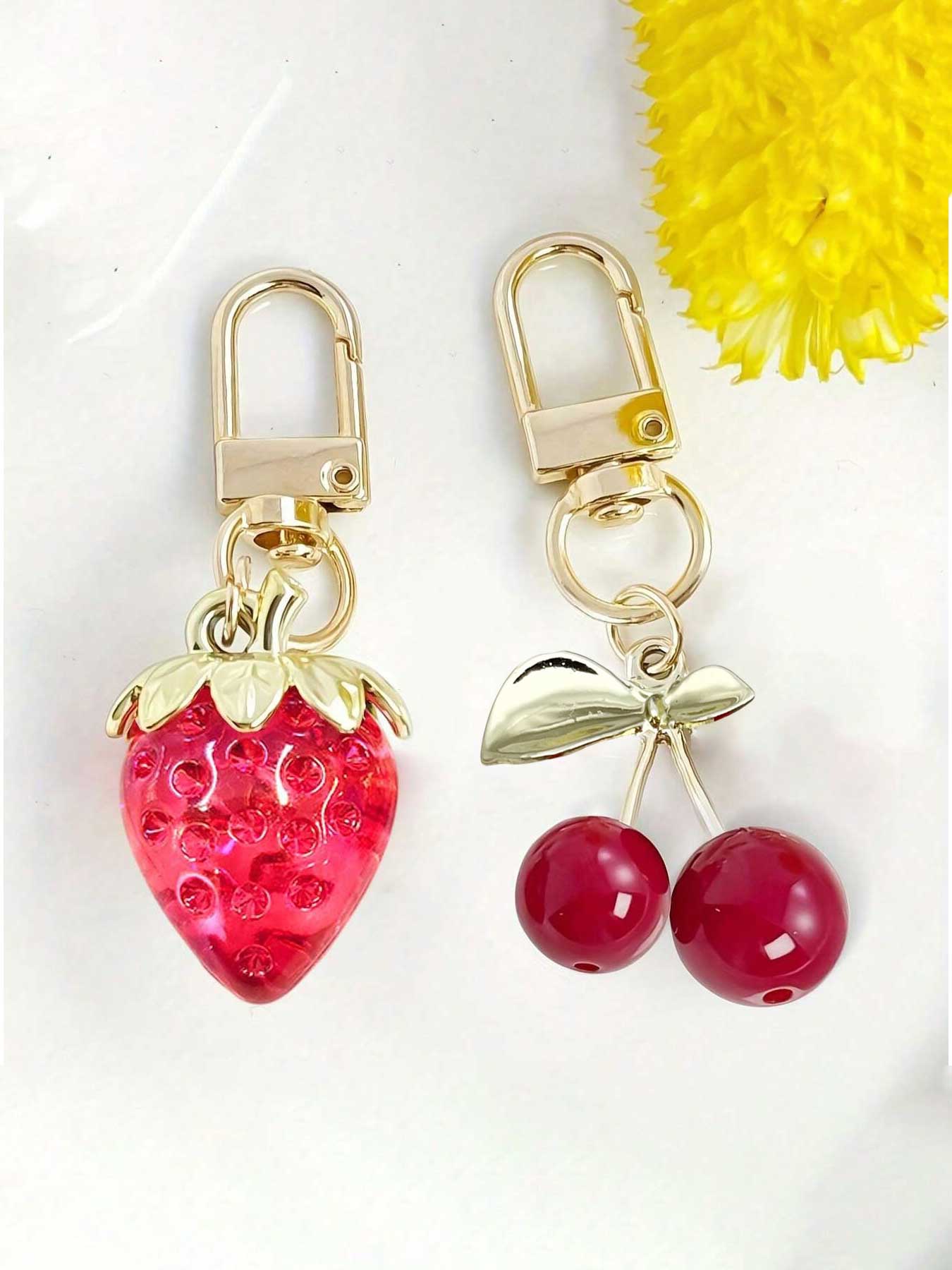 Two piece simulation Resin Fruit Keychain, Cute Pink Red Strawberry Cherry Keychain Bag Charm Purse Handbag Backpack Pendant Accessories, Strawberry Cherry Pendant Charms Wallet Decoration Keychain, perfect gift for Christmas Valentine'S Day