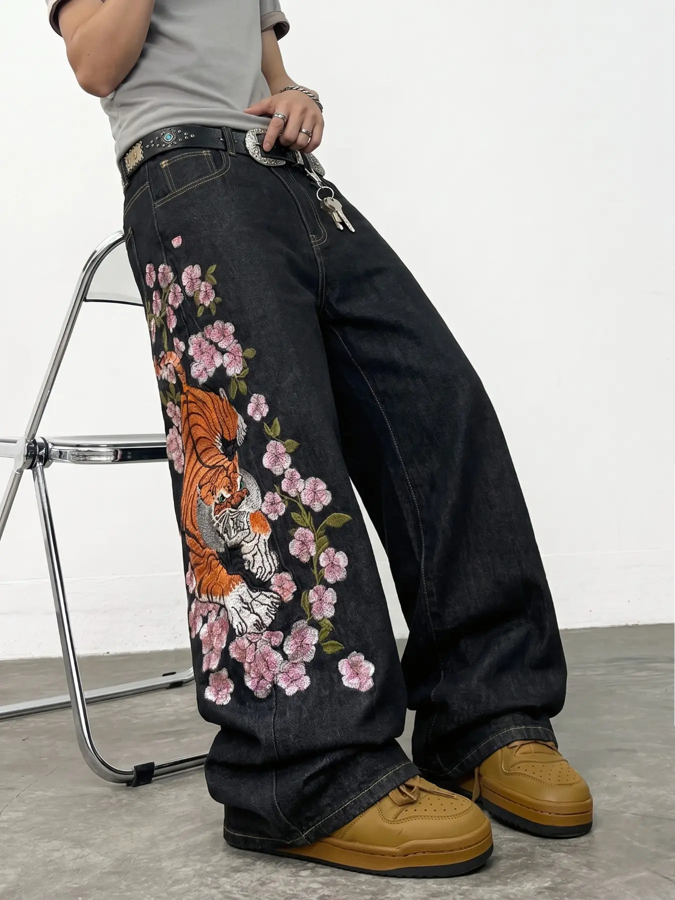 Y2K Style Aesthetic Tiger Embroidered Jeans for Men, Cherry Blossom Heavy Stitching, Loose-Fit Wide Leg Dad Pants, All Seasons Fashion
