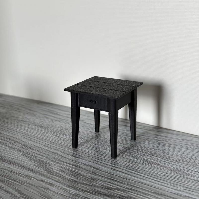 1:12 scale mini bedside table model, minimalist design, made of PLA material (not wood). Very suitable for decorating dollhouse bedrooms, model houses, BJD and OB11 dollhouse decorations, holiday gifts, and birthday surprises