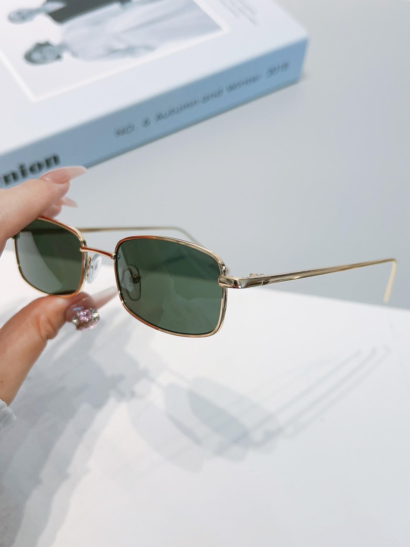 Women's Metal Rectangular Small Frame Glasses, Elegant Vintage Fashion, Lightweight and Stylish, Perfect for Daily Wear