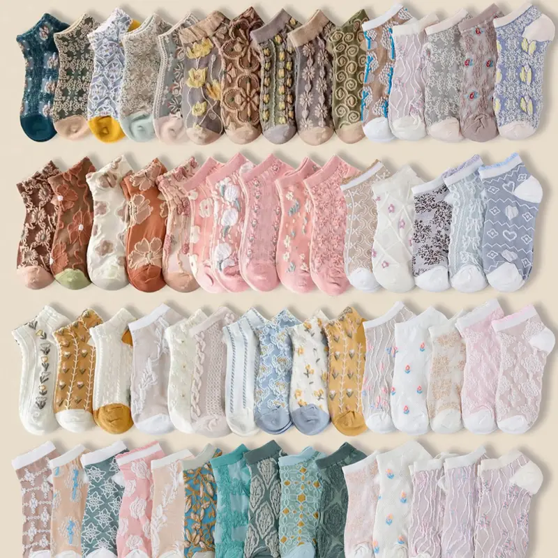 Women's Ditsy Floral Ankle Socks, Comfortable Breathable Short Tube Socks, Casual Fitted Design, All Seasons Wear, Random Pack, Cute Textured Socks, Floral Pattern Socks, Casual Comfy Socks