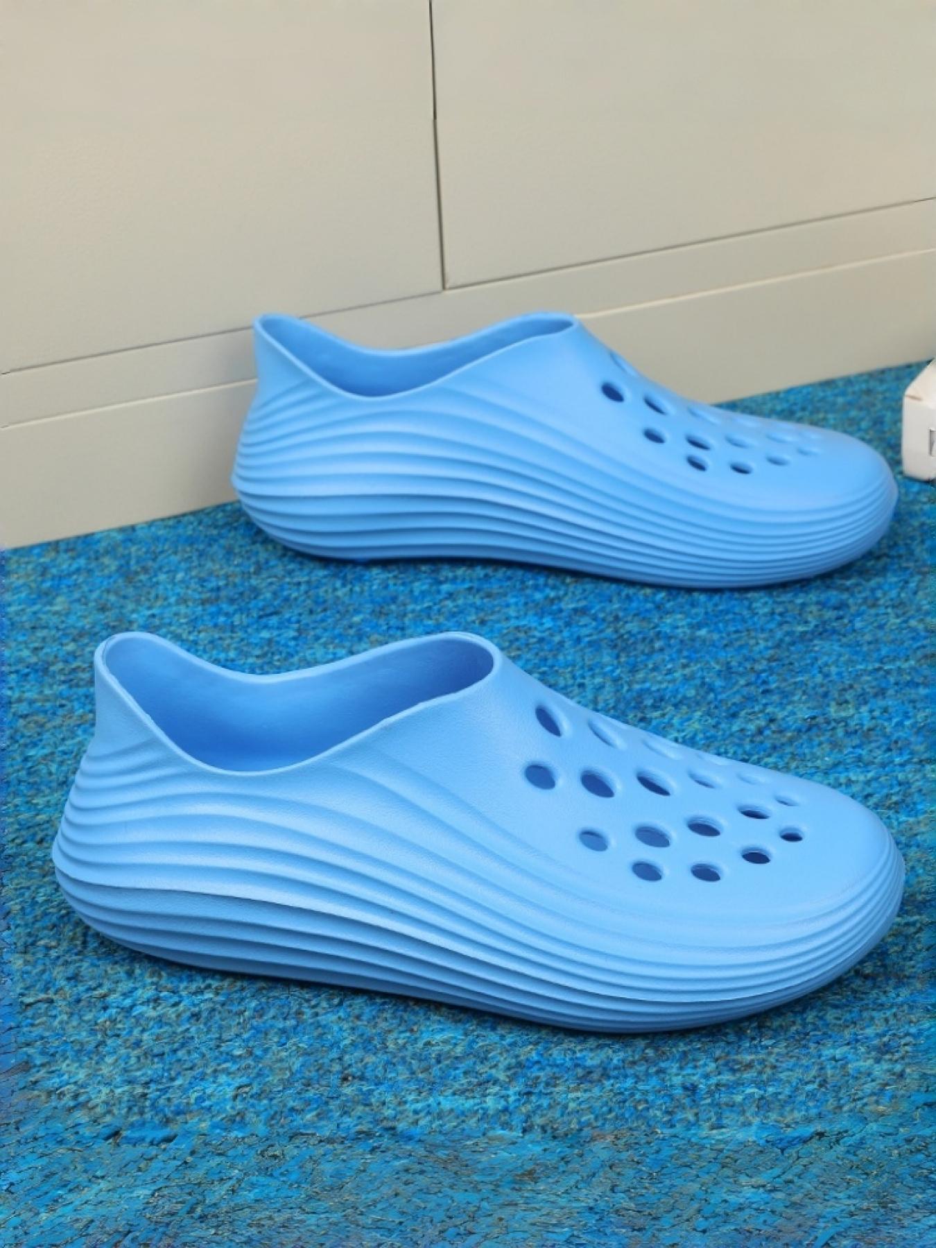 Unisex Blue Wave Thick-Soled Clogs: Breathable Hollow, Summer Outdoor Beach Slides