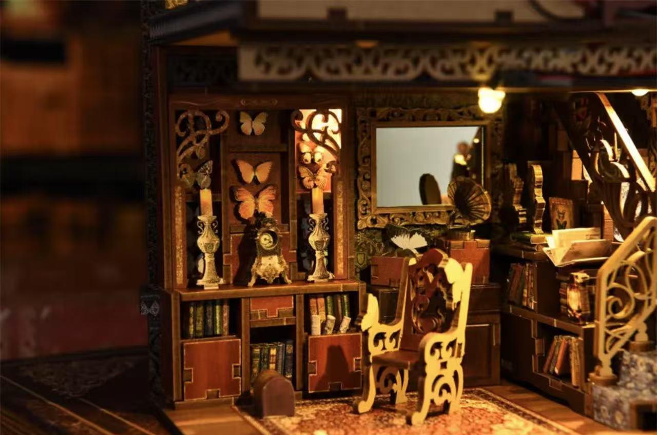 DIY Book Nook Kit 3D Wooden Puzzle Miniature Toy House Book Corner Kit Bookshelf Block Bookshelf Insert Decoration With LED Lights and Glue Suitable for Adults and Teens (Butterfly Collection Room)