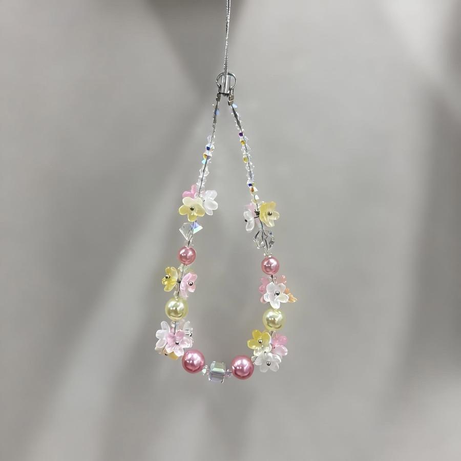 Dopamine Floral Phone Chain, Ins Style Phone Lanyard, New Design CCD Camera Strap, Short Style, Internet-Famous Exquisite Pendant, High-End Handmade Beaded Chain, Creative and Unique Chain, Versatile Pendant