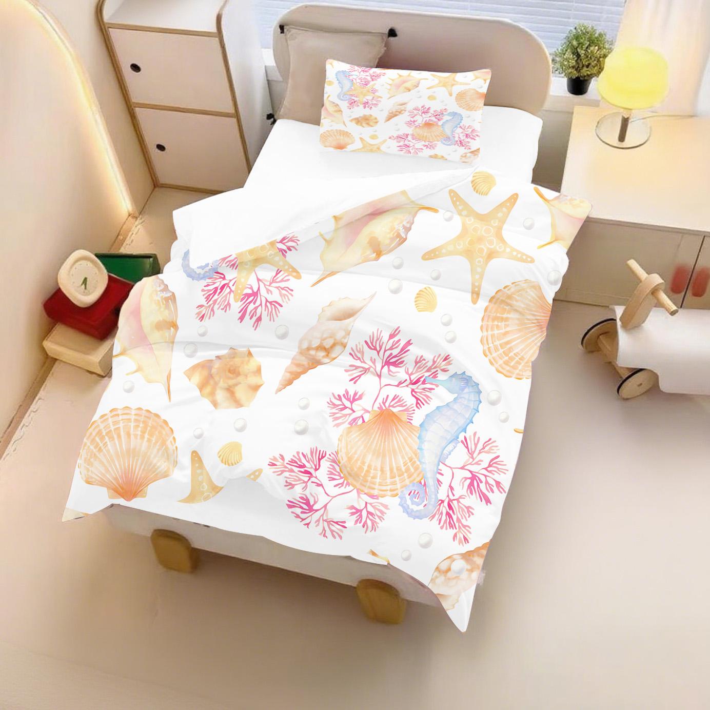 seashell-patterned bedding set includes one duvet cover and one pillowcase (filling not included). It is soft, lightweight, and perfect for family bedrooms and children's rooms.