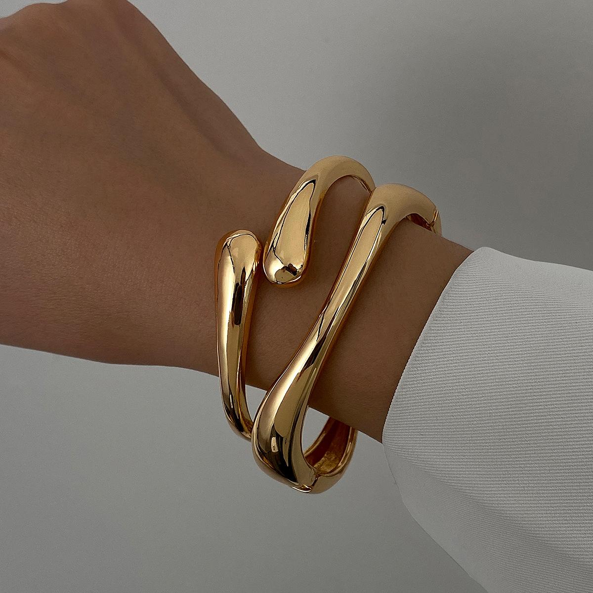 Women's Minimalist Chunky Gold-Silver Cuff Bangle Set, Trendy Wide Smooth Dome Sports Wristbands, Aesthetic Liquid Tear Drop Open Layering Punk Metal Jewelry Gift for Daily Use, Bangles