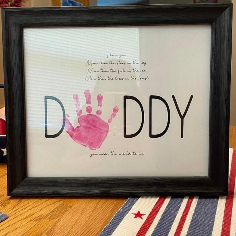 Father's Day DIY Handprint Art Set, Creative 'daddy' Letter Card, Handprint Replaces Letter A, Heartfelt Poem Included, Family Craft Gift