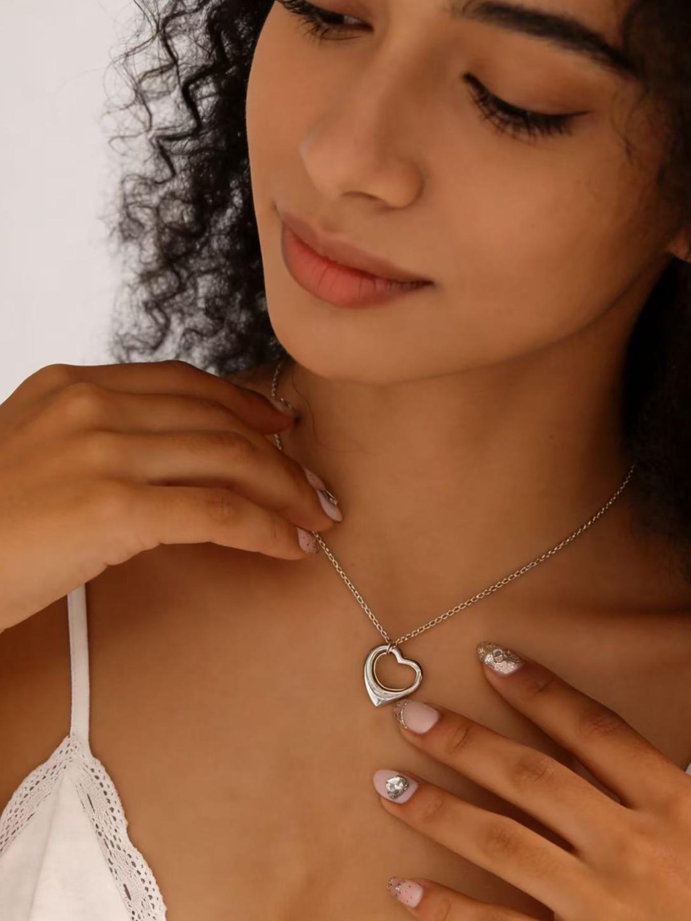 Large Floating Heart Pendant Necklace, Elegant Alloy Jewelry, Perfect Gift for Women, All Seasons Fashion Accessory