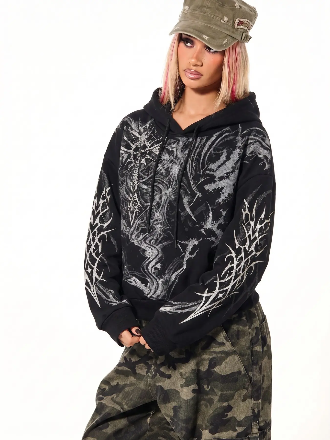 Women Gothic Skeleton Thorn Graphic Hoodie, Back Big Skeleton Wing Print Oversized Hooded Sweatshirt, Long Sleeve Tribal Thorn Pattern On Sleeves, Alt Punk Y2K Streetwear Loose Hoodie For Daily Street Hip‑hop Outfit Skull