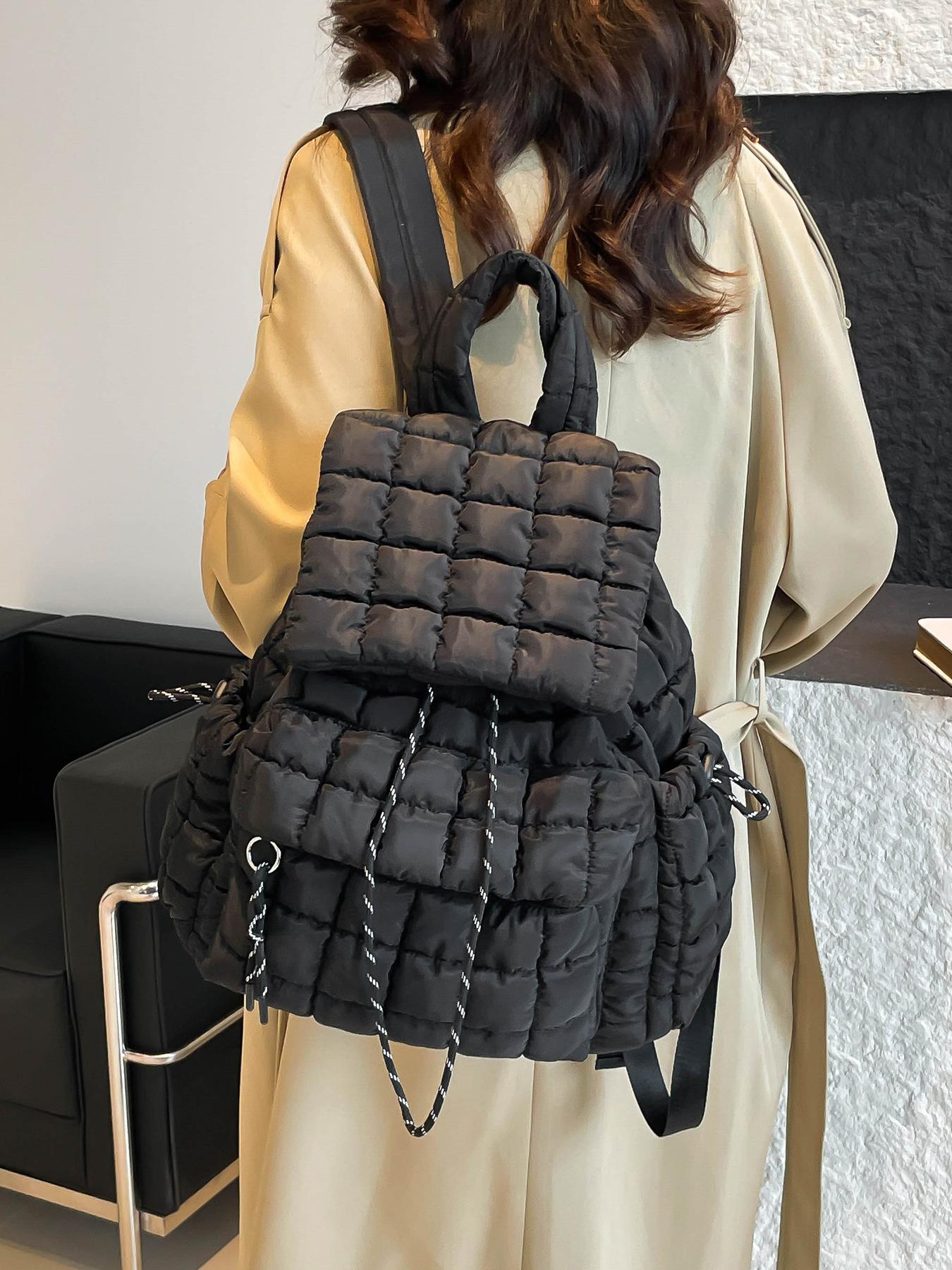 Fashionable and versatile simple diamond-patterned down jacket backpack, chain element personality creative shape backpack, niche and versatile multi-color optional, suitable for daily commuting, short-distance travel, etc.