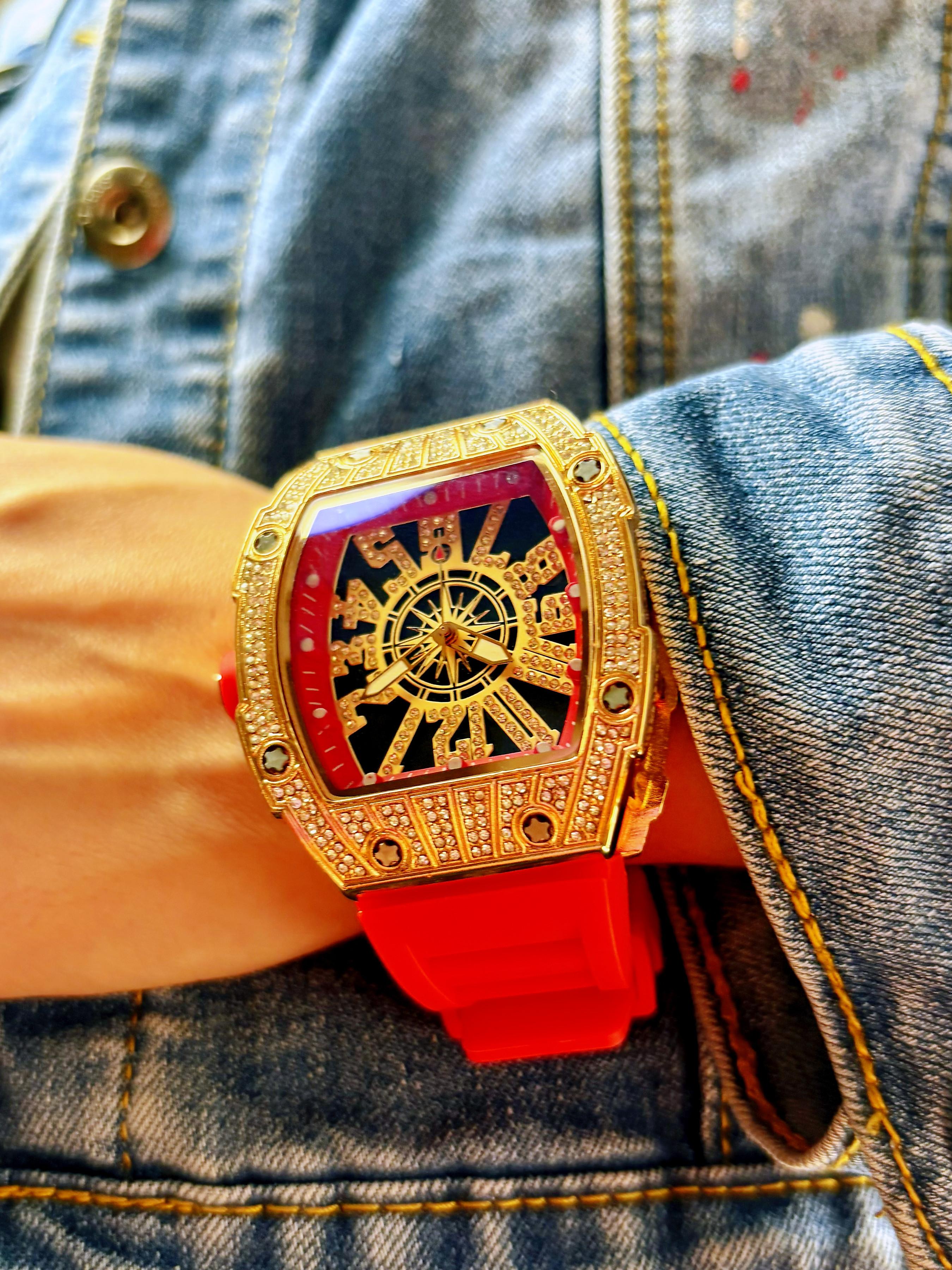 Men's Oversized Watch Colorblock Design, Compass Large Dial, Hip Hop Street Style, Sporty Full Diamond Barrel Shape Men's Wristwatch, Casual Watch