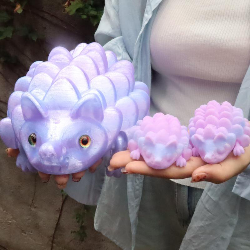 3D Printed Hedgehog Figurine Set, 3-Piece Design, Ideal for Collectors & Decorations, Vibrant Colors, Perfect Gift for Animal Lovers