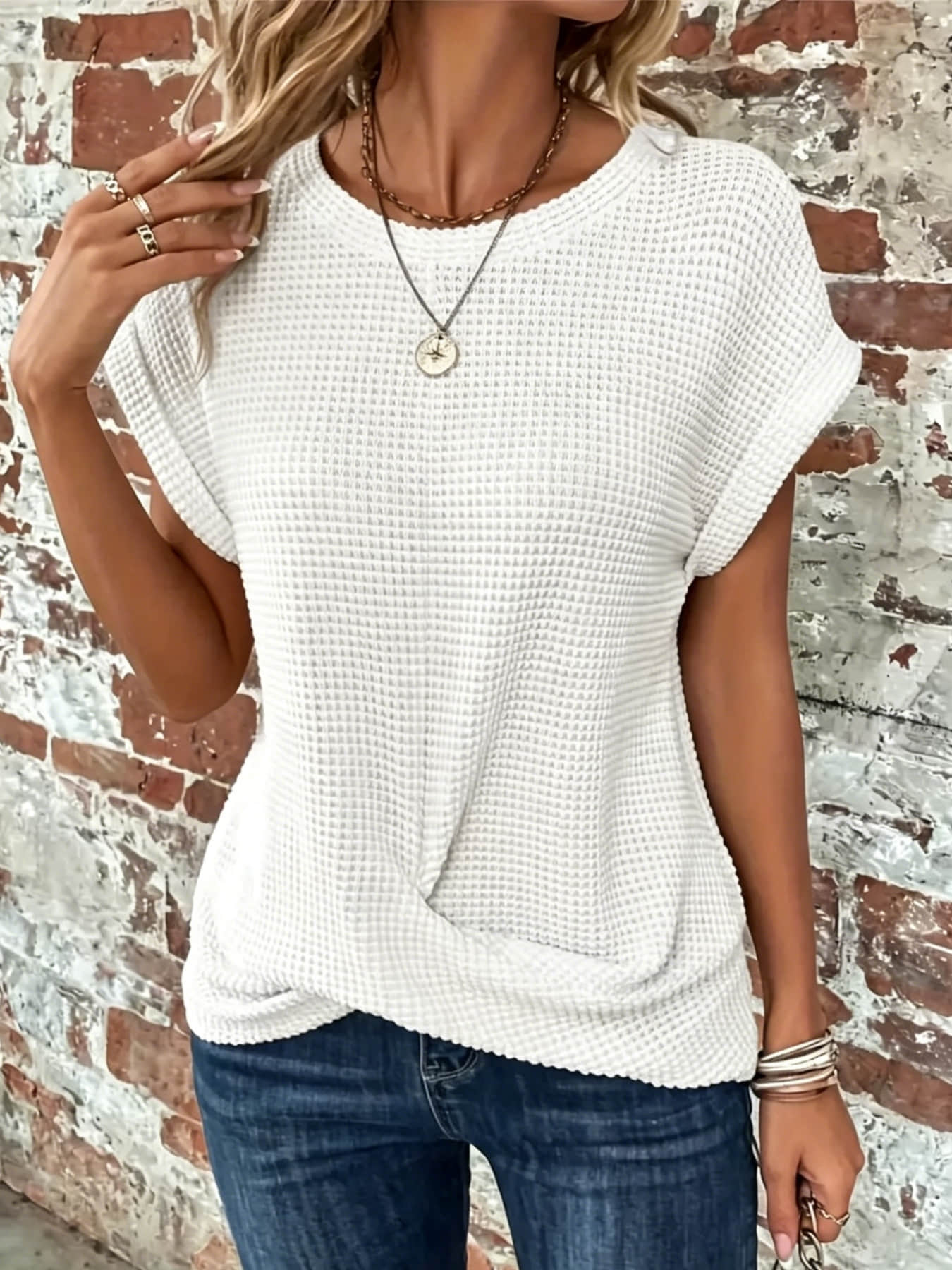 Women's Fashionable Casual Minimalist Loose Round Neck Short Sleeve Top, Rolled Sleeves & Twisted Design, Summer Top, Suitable for Commuting, Camping, Travel & Daily Wear