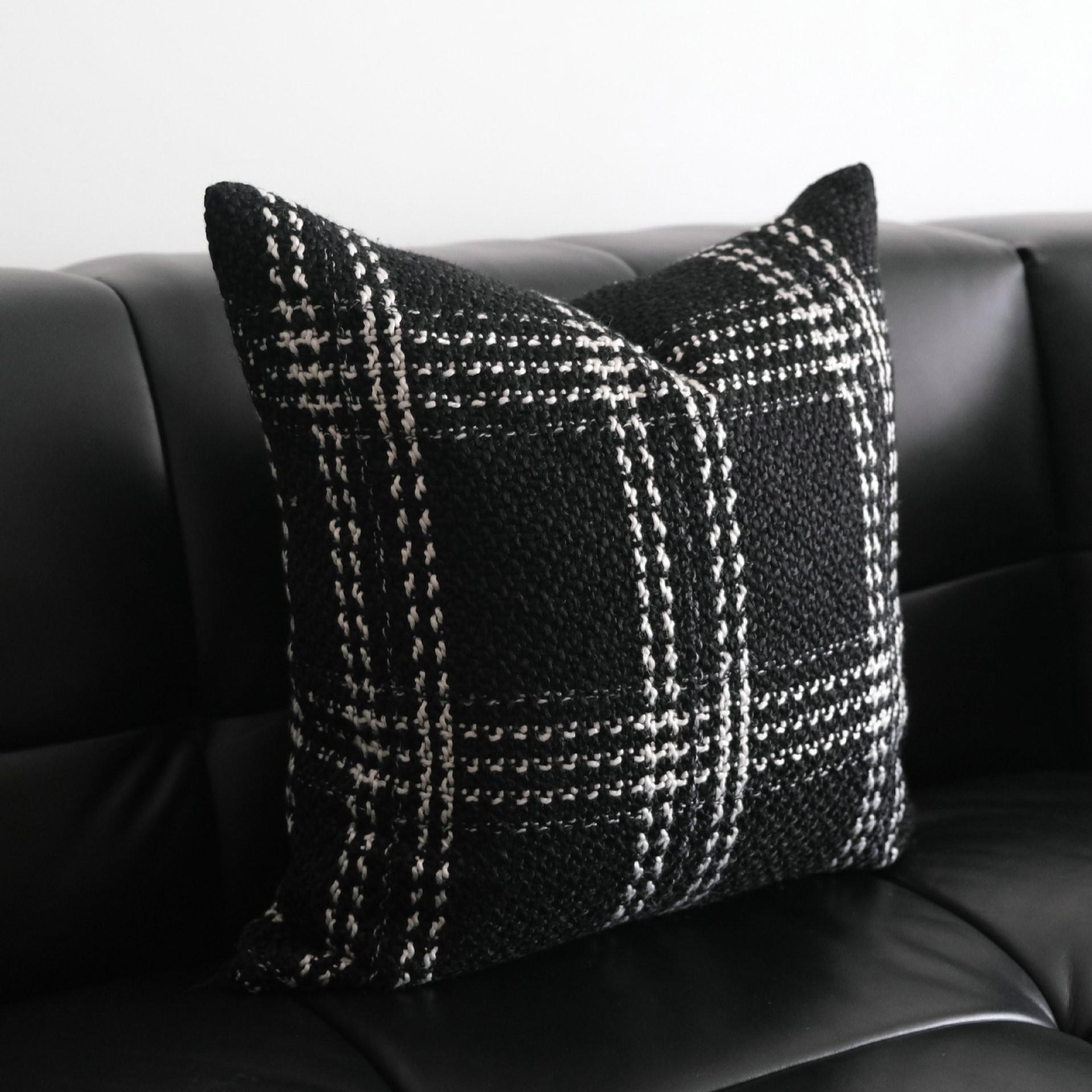 Chenille Plaid Throw Pillow Covers, Boho Farmhouse Black‑White Grid Woven Raised Textured Cushion Covers, Decorative Pillowcase for Couch Sofa Bed Living Room Home Decor, Pillow Inserts Are Not Included