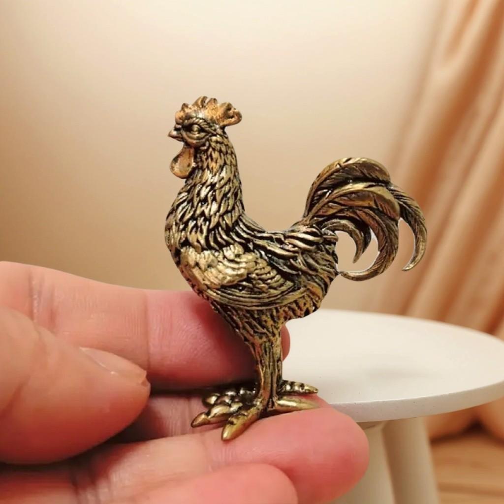 Small Vintage Brass Rooster Statue, Detailed Decorative Chicken Figurine, Perfect for Bedroom and Living Room, Holiday Home Decoration