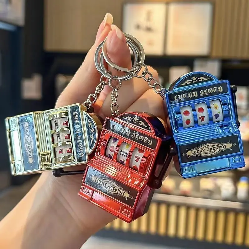 Funky Style Slot Machine Keychain, Novelty Plastic Mobile Phone Pendant, Creative Bag Charm, Unique Accessory for Gaming Enthusiasts, Aesthetic Keychain