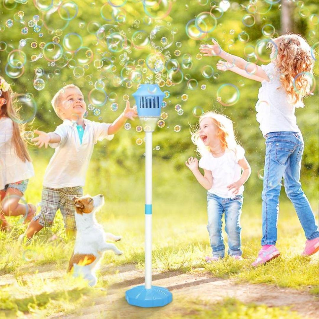 Streetlight Bubble Machine, “Torch” Bubble Machine with Music and Lights—an outdoor children's toy perfect for weddings and parties. Suitable for various occasions. Requires 3 AA batteries (not included). Recommended for ages 3 and up. Comes in a box.