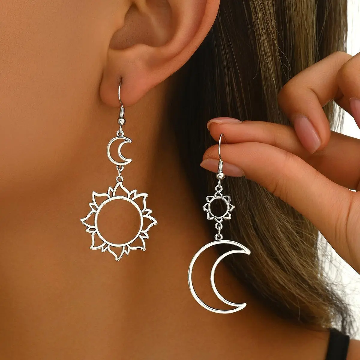 Bohemian Sun and Moon Earrings for Women, Celestial Hollow Out Dangle Pendants, Elegant Fashion Jewelry Gift, Senior Temperament