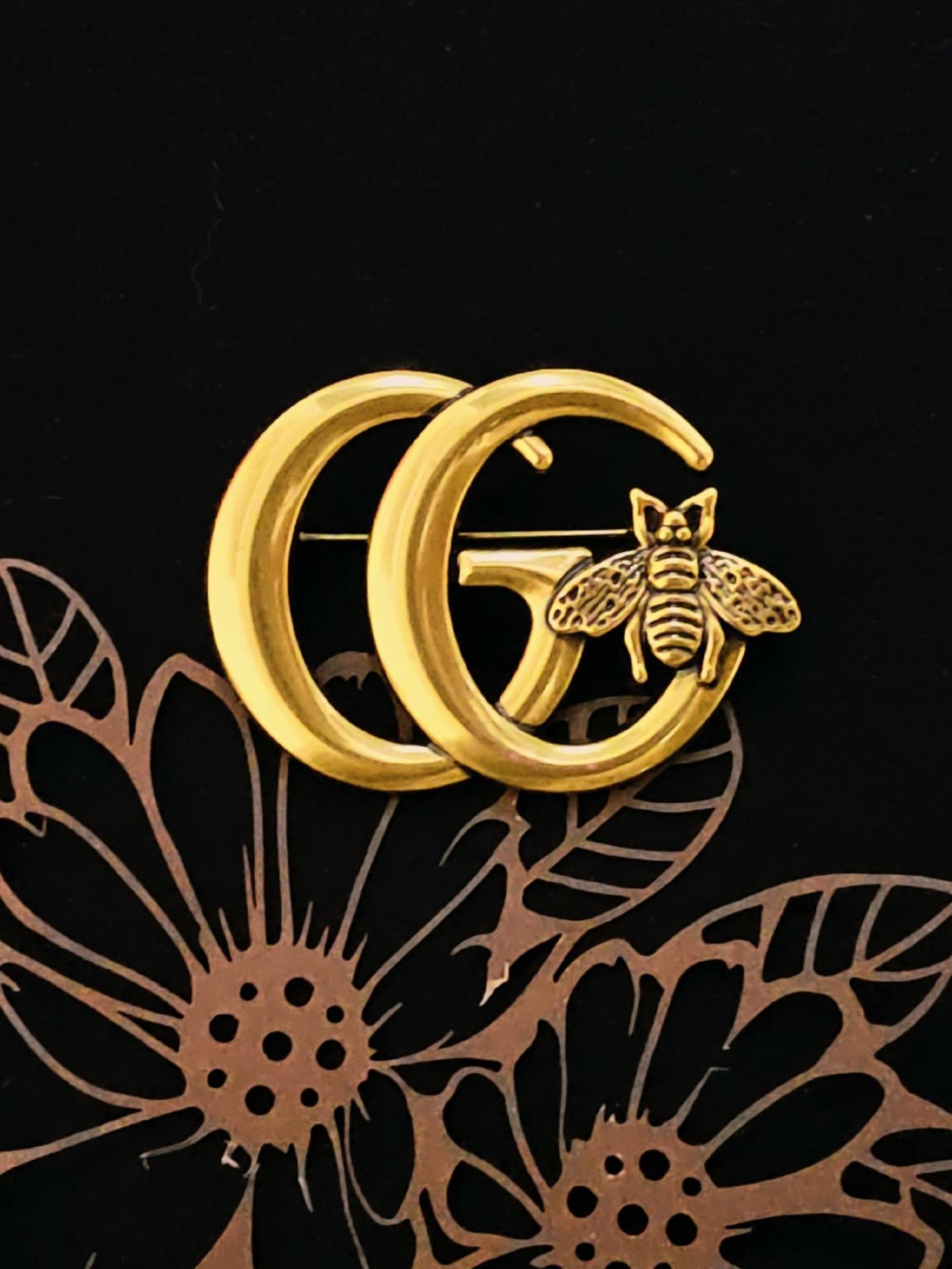 Women's CC Brooch, Elegant Accessory for Fashionable, Perfect Gift for Her, All Seasons Wear, Letter Pattern, Not Plated