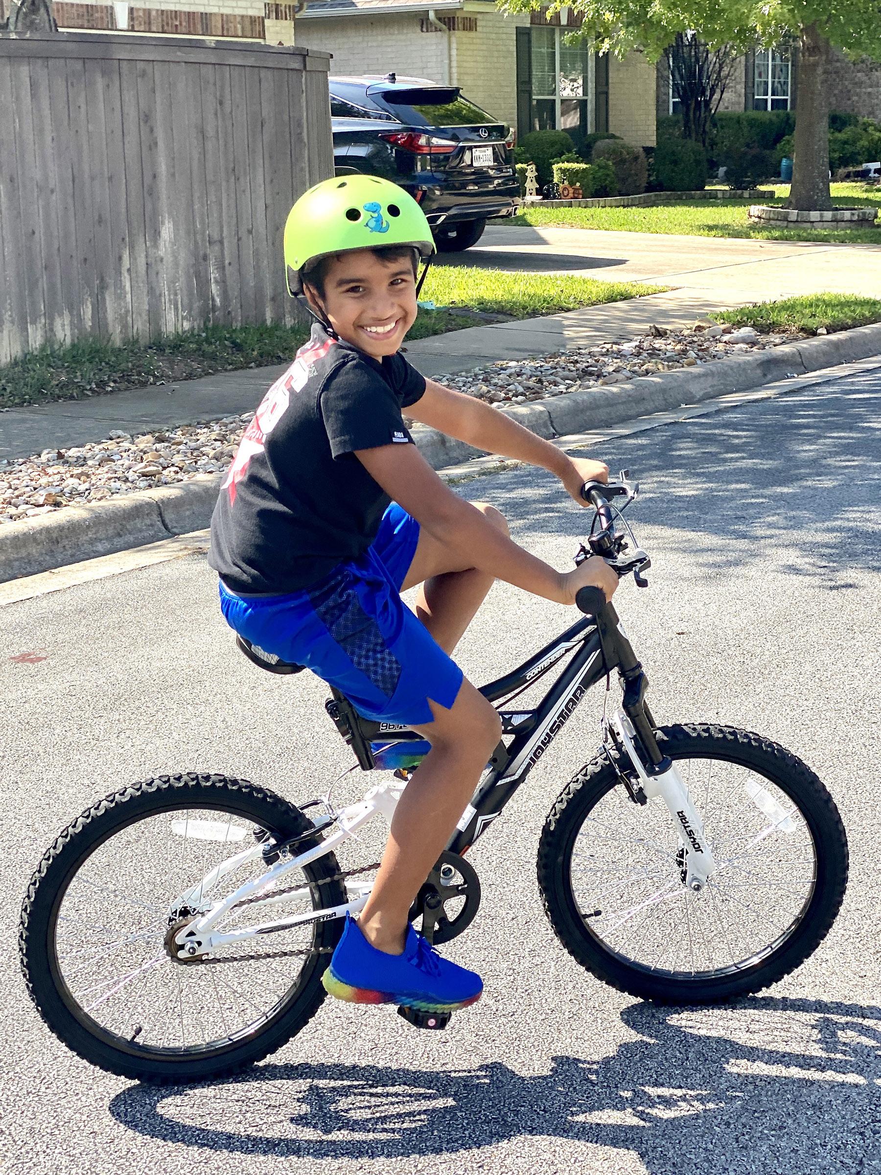 JOYSTAR Mountain Bike 20 Inch Kids' Bike Dual-Suspension Boys Girls Ages 7-13 Years Old Dual Handbrake Kickstand bmx santa cruz v10