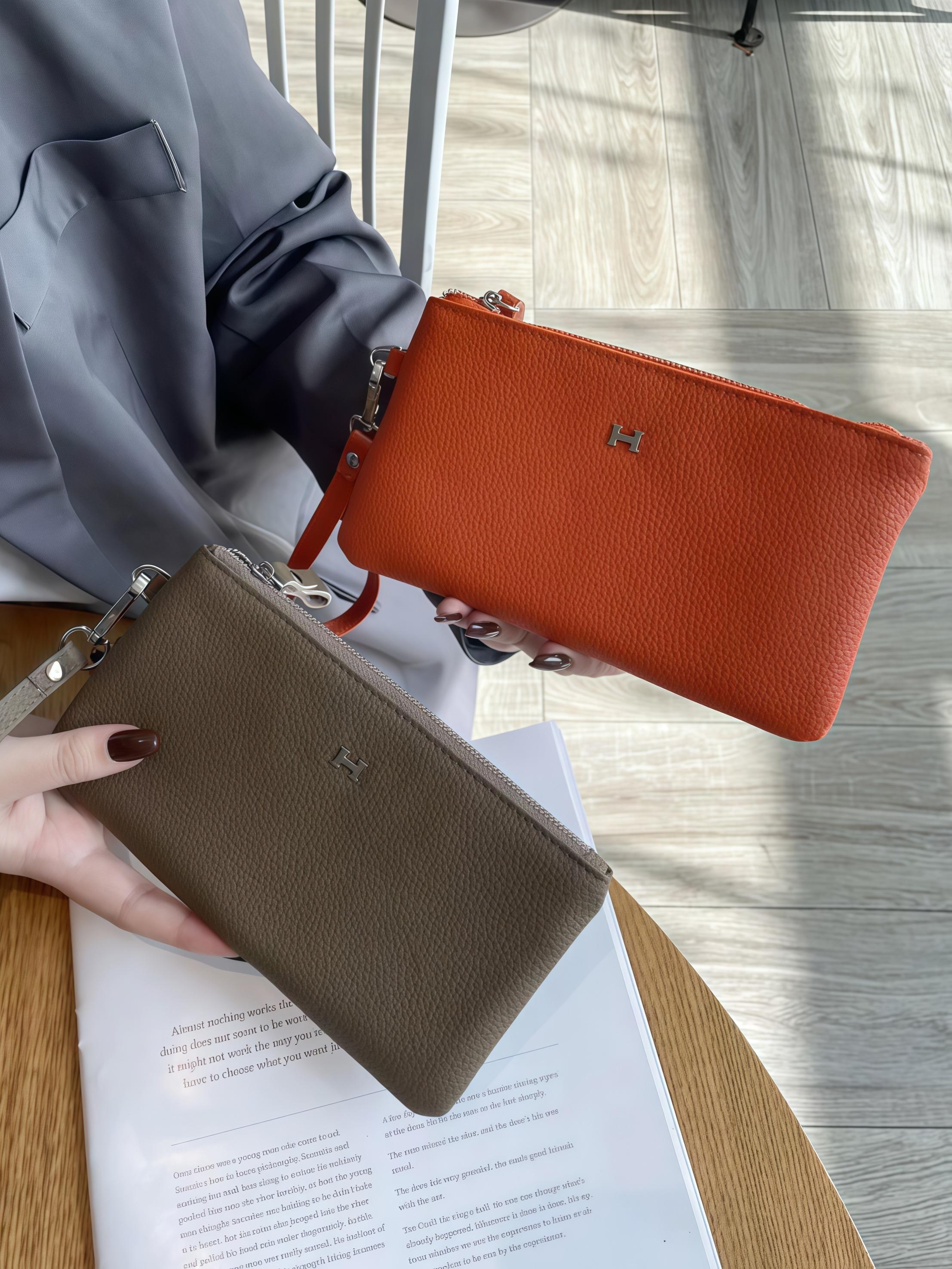 Women's Leather Handbag, Small Luxury Clutch Bag, Elegant Phone Holder Purse, New High-End Storage Design, Stylish Grip Handle