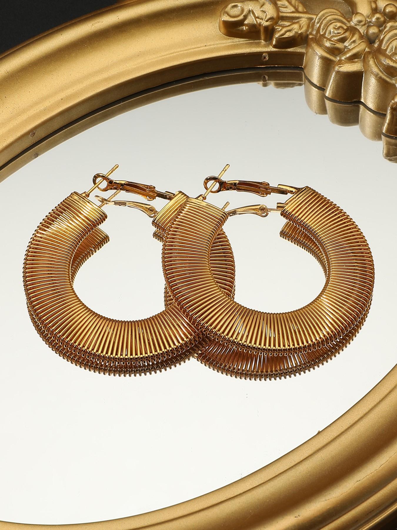 Vintage Striped C-Shaped Hoop Earrings, 18k Plated, Retro Style, Titanium Alloy, All Seasons, Luxury Ear Jewelry