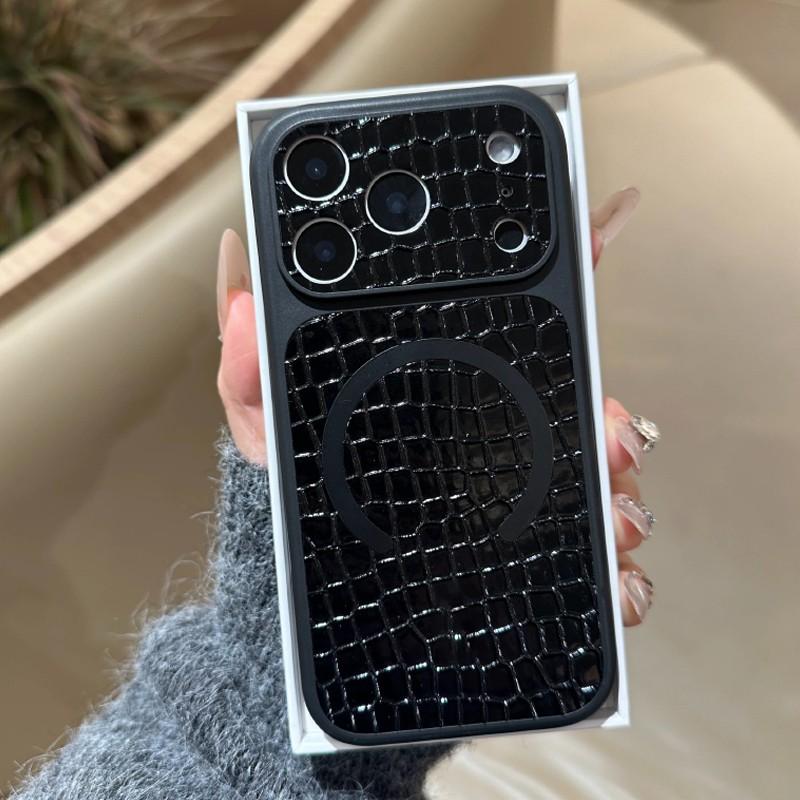 Magnetic crocodile leather pattern instantly changes to 17 shock-absorbing phone case suitable for iPhone 17 16 15 14 13 12 11ProMax Plus Air compatible with MagSafe wireless charging retro simple large window