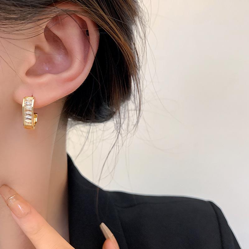 [1 Pair C-Shaped Stud Earrings] 14K Golden Plated Copper Hoop Earrings with Cubic Zirconia- Minimalist Everyday& Festival Jewelry, Year-Round Versatile Accessory, Festival Accessories, Sophisticated Style, Luxurious Finish