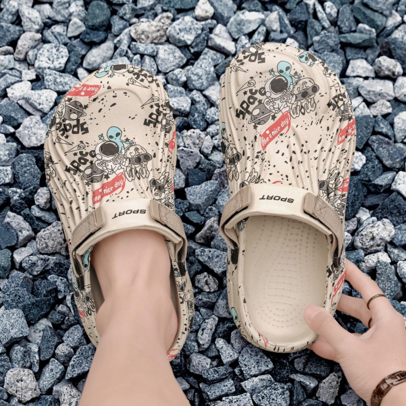 Men's Cave Shoes 2026 New Summer Outdoor Beach Shoes Sports Baotou Slippers Soft Sole Comfortable Wade Sandals