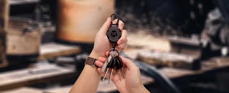 MNGARISTA Retractable Heavy Duty Badge Reel, Stylish MNGARISTA Retractable Badge Holder with 31.5" Reel for Students & Workers, Office Supplies Carabiner