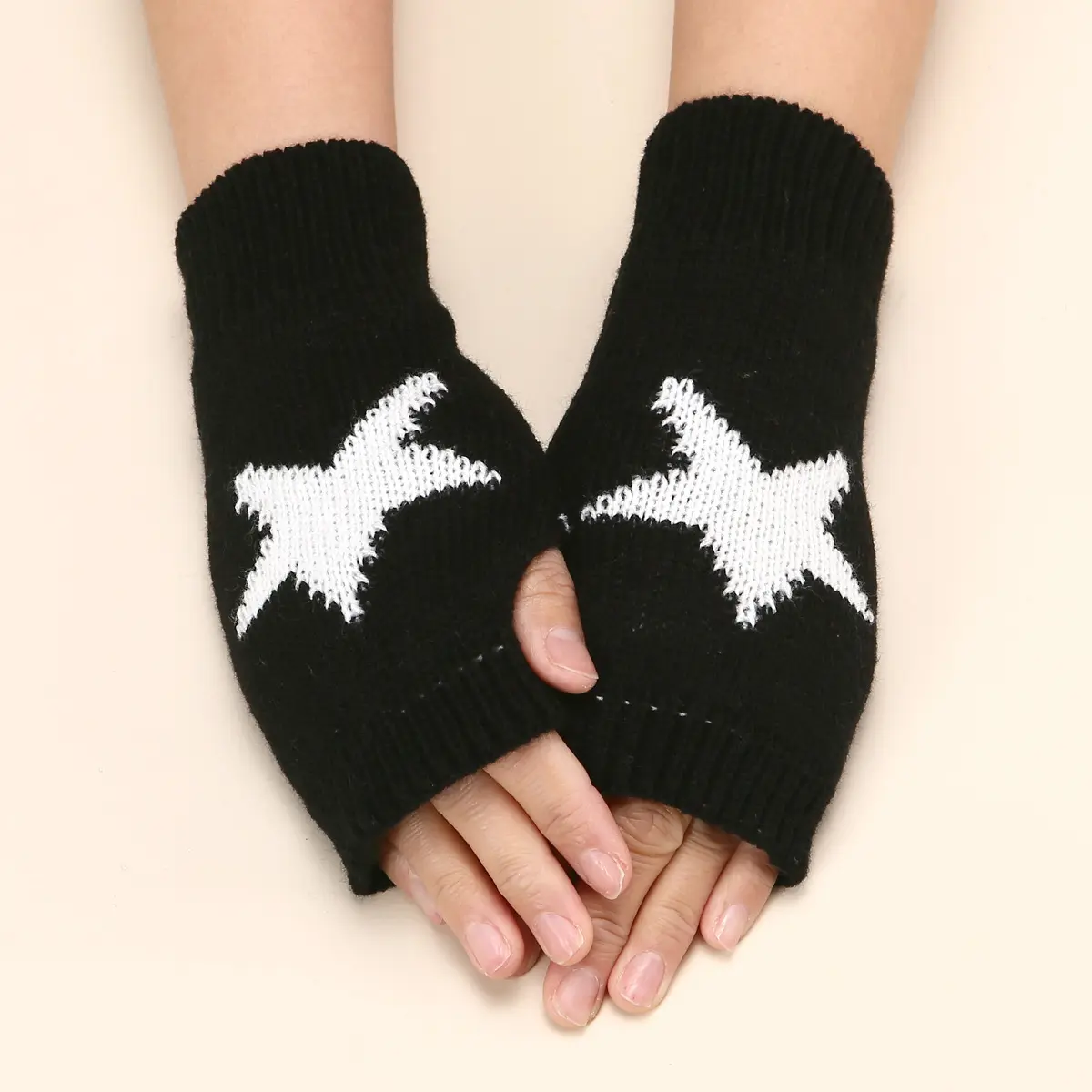 Fingerless Gloves for Women, Black Knit Arm Warmers with Star Pattern, Y2K Fashion Accessories, Soft Stretch Winter Gloves for Streetwear Outfits, Daily Wear and Cold Weather