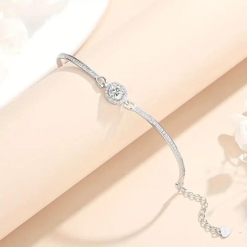 Zircon Bracelet, Moissanite Diamond Mobius Bracelet Accessories for Women's Wedding Engagement 925 Silver Daily Noble Exquisite Accessories Gift