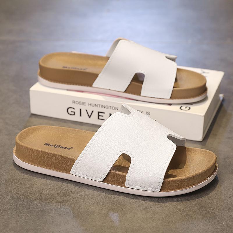 These Stylish Open-toe Slippers Are Perfect for Both Home and Outdoor Use. a New Spring/summer 2026 Men's Style, Plus-size, Lightweight, Non-slip, and Comfortable Sandals Ideal for Everyday Outings and Beach Activities.