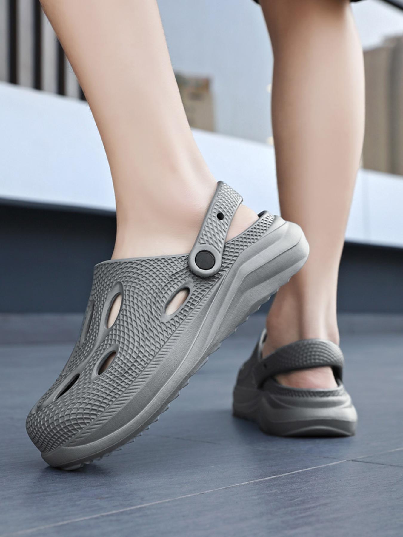 New Summer Style for Men, Casual Clogs for Students, Ultra-light, Soft and Elastic, Breathable, Dual-use for Beach and Bathroom, Wear-resistant, Non-slip, Two-way Wearable Closed-toe Sandals