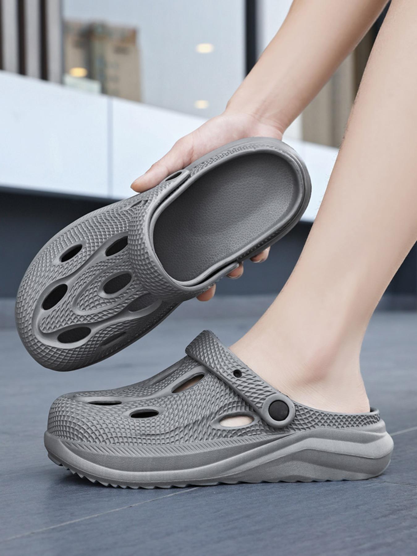 New Summer Style for Men, Casual Clogs for Students, Ultra-light, Soft and Elastic, Breathable, Dual-use for Beach and Bathroom, Wear-resistant, Non-slip, Two-way Wearable Closed-toe Sandals