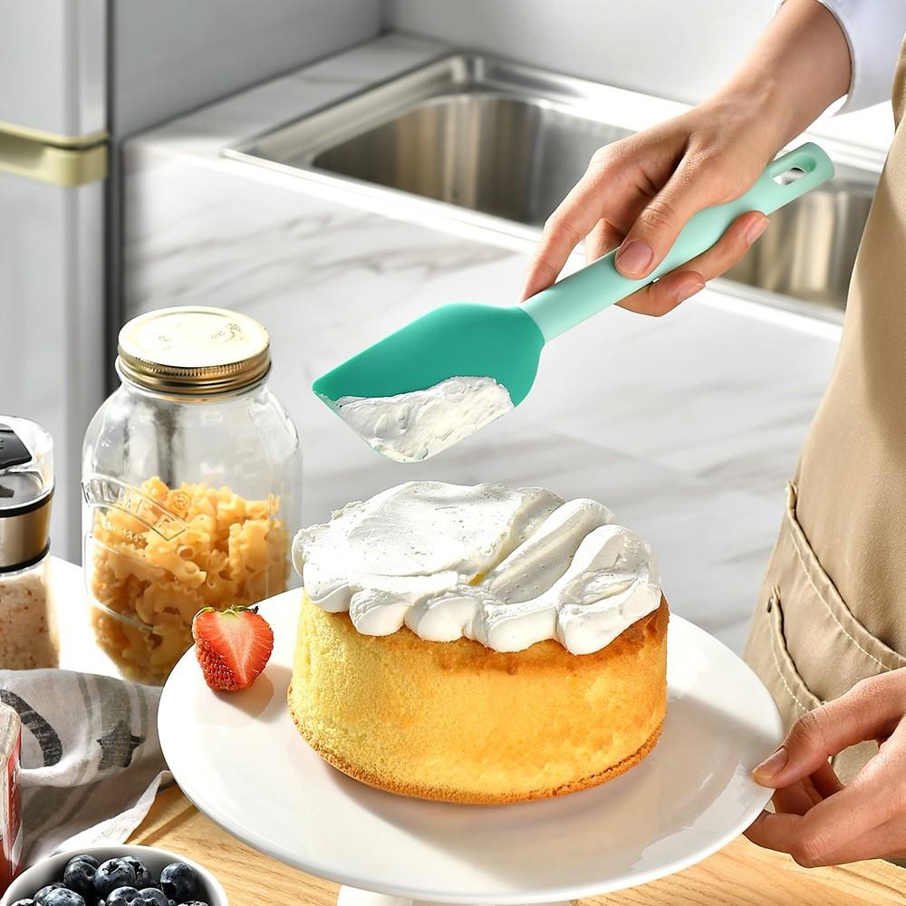 1 color-matching integrated silicone spatula, multi-color silicone spatula, durable kitchen tool, flexible kitchen spatula suitable for baking, cooking, sc bowls, decoration, heat resistance and easy cleaning, etc. Various colors optional