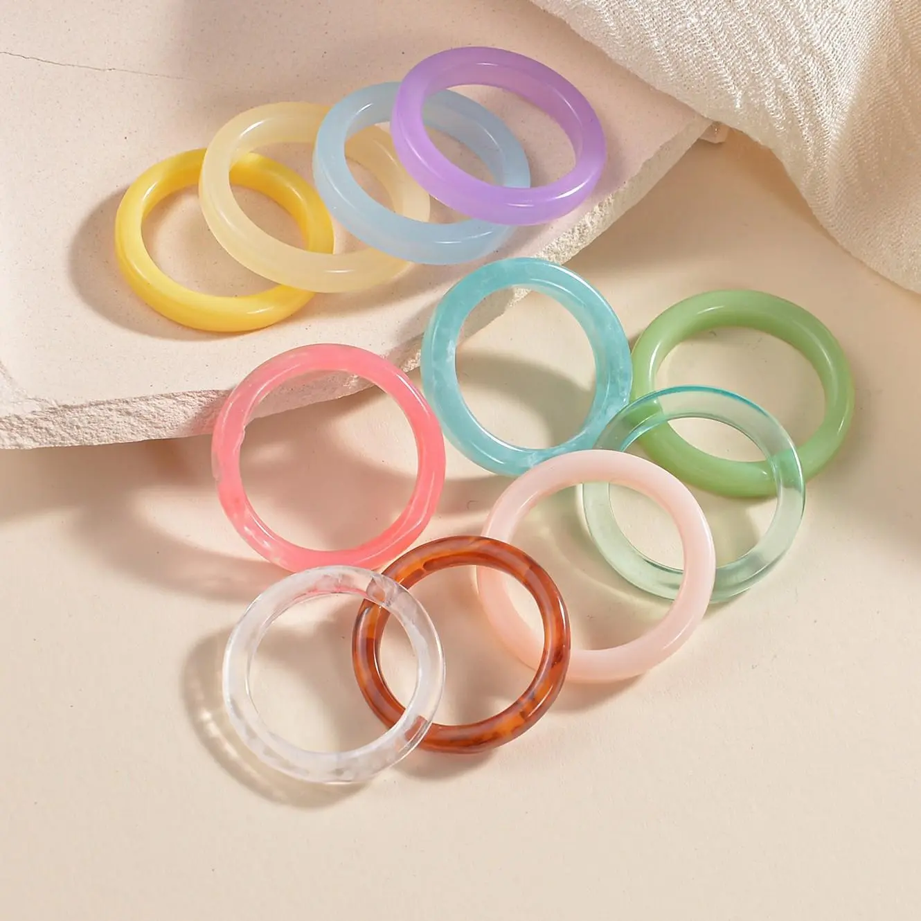 Rings Set for Women, Colorful Korean Style Geometric Transparent Resin Acrylic Rings for Wedding Jewelry, Set Pack, Mix-Colors, Small Rings