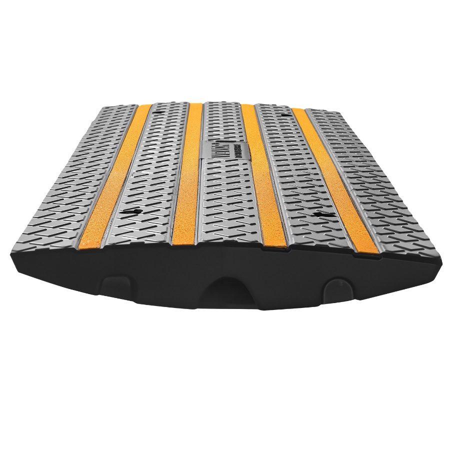 VEVOR Car Driveway Rubber Curb Ramp, 33069 lbs Load Capacity, 2.6 inch Rise Curbside Bridge Ramp with Yellow Reflective Strips, Suitable for Loading Dock, Warehouse, Garage, Sidewalk (2 Pack)