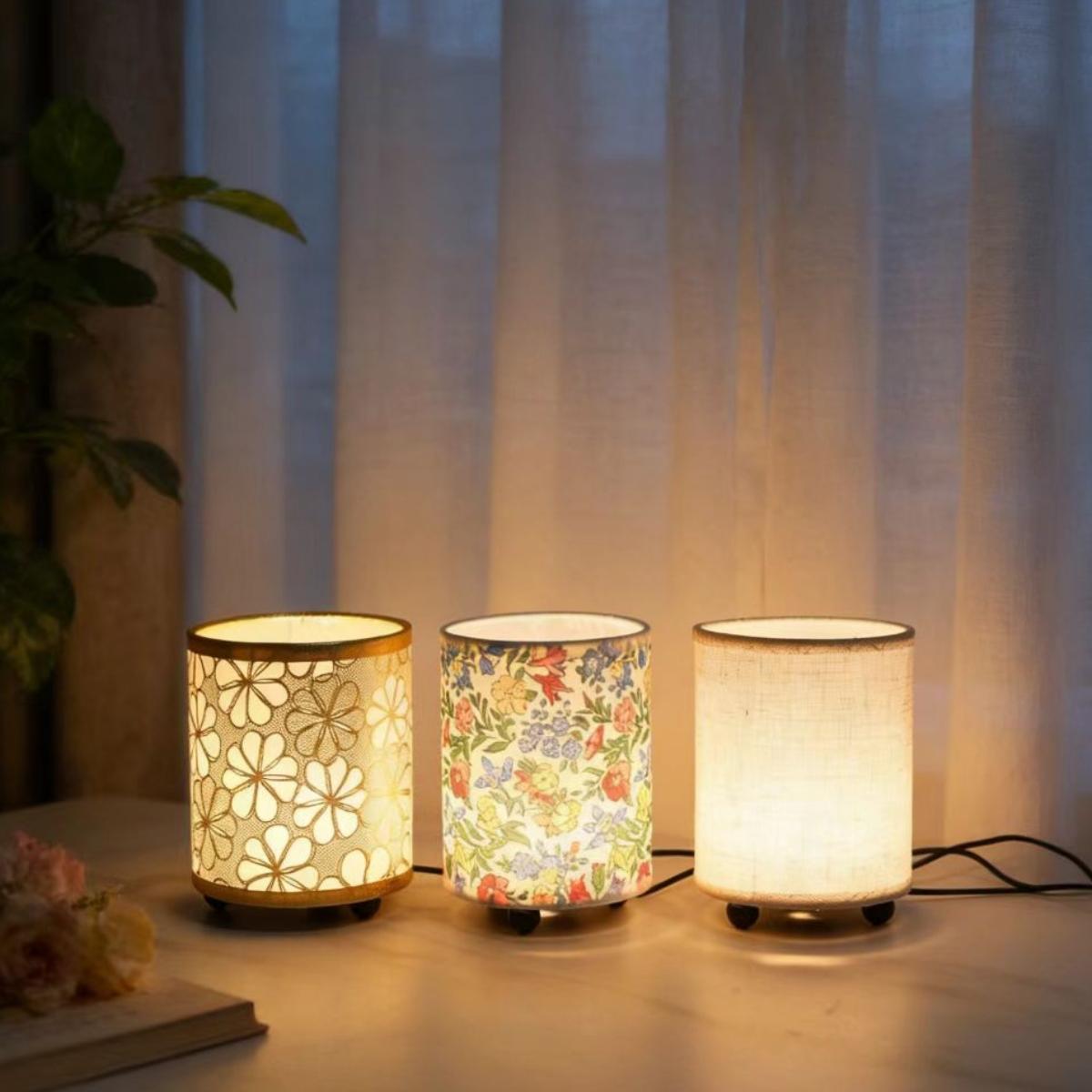 Small Bedside Lamp, Bohemian Style Living Room Table Lamp, USB Powered Night Light, Linen & Floral Cloth Shade, Metal Base, Kids' Room Decor