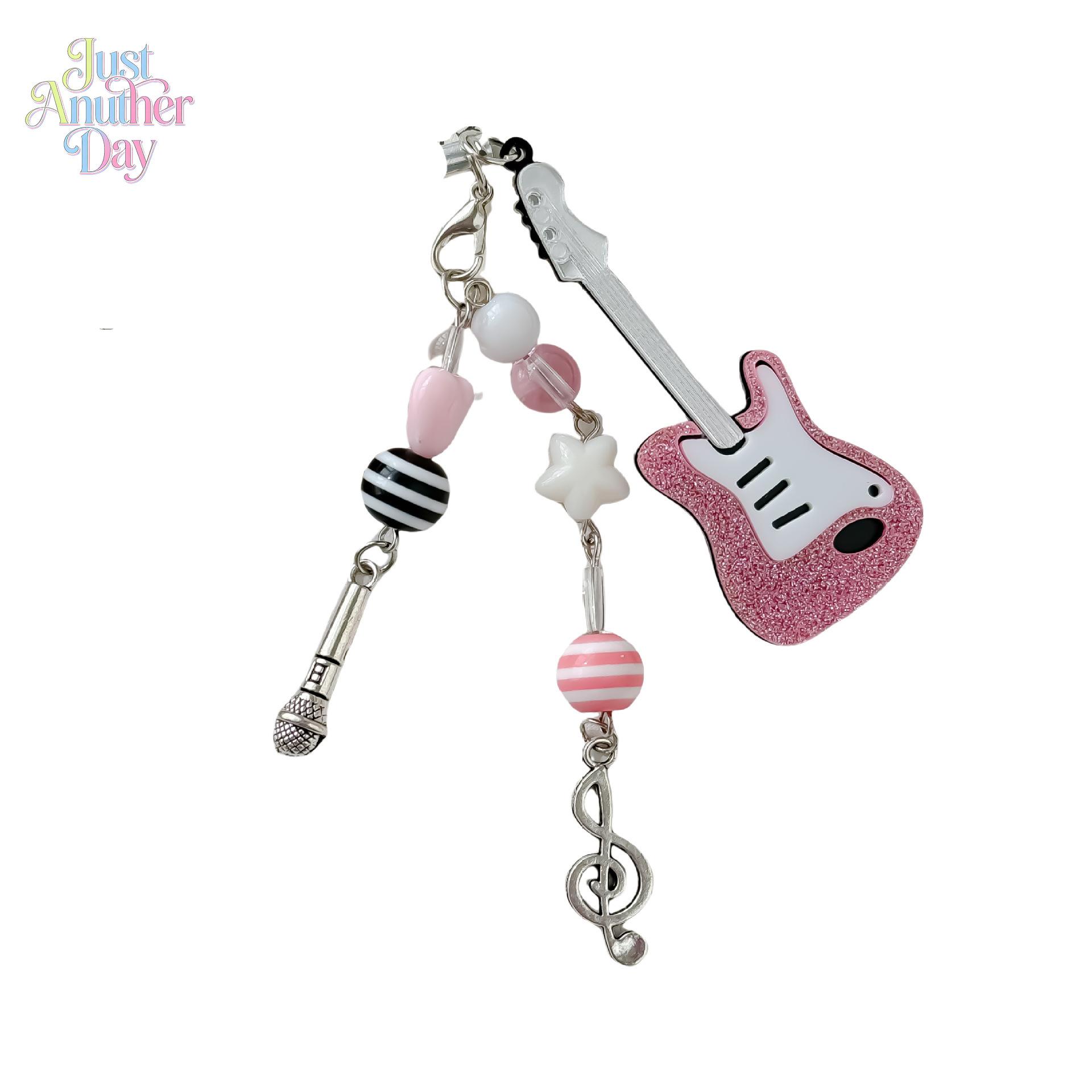 Y2K Pink Guitar Phone Charm, Millennial Style Beaded Keychain with Star & Music Note Details, Cute Bag & Photocard Holder Accessory