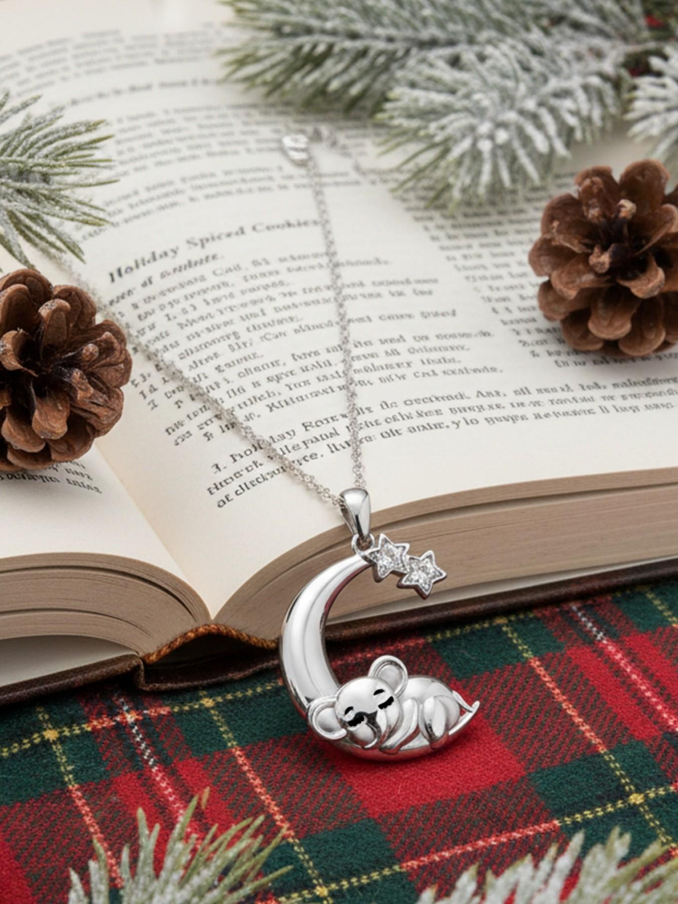 Star & Moon Glow Original niche cute moon and elephant necklace.Paired with a preserved rose & teddy bear jewelry gift box.Perfect mysterious gift for festivals, birthdays, Valentine's Day, Mother's Day and Christmas.