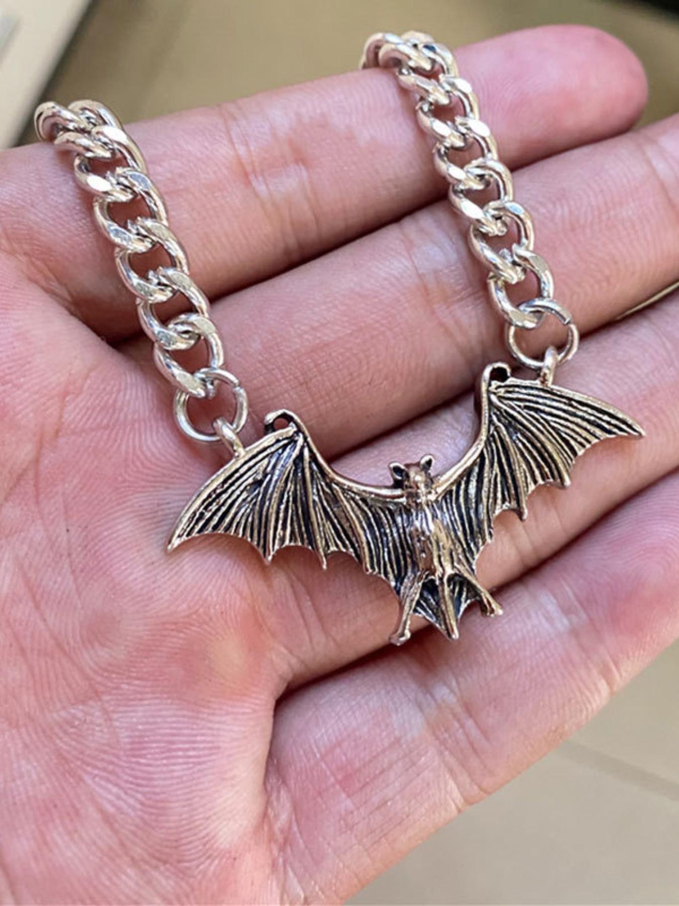 Vintage Bat Design Pendant Necklace, Gothic Witch Jewelry, Gothic Style Creative Bat Pendant Necklace, Fashion Accessories for Men & Women, Perfect for Birthday Gift