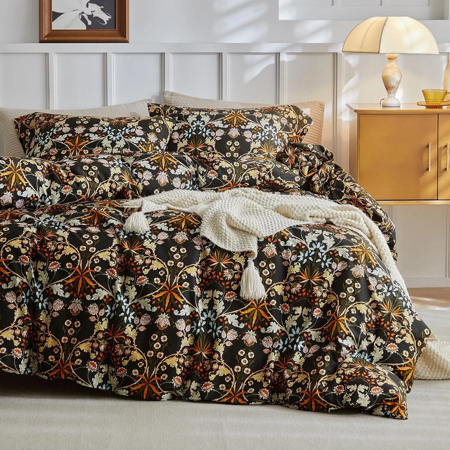 01 - Vintage Floral-black