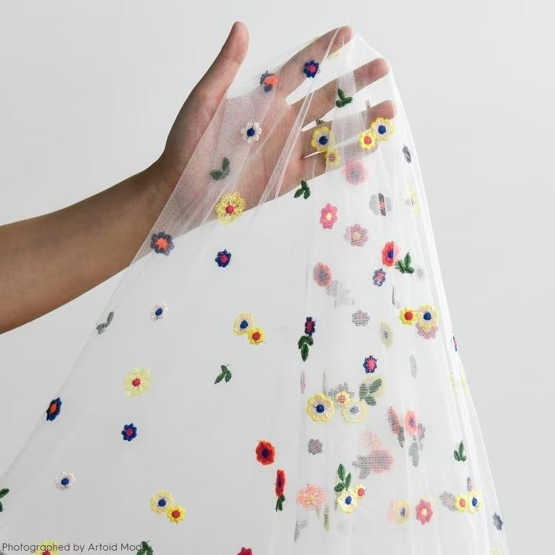 Embroidered Chiffon Table Runner, Daisy Floral Design, Ideal for Weddings, Parties, Home Decor, Outdoor Events, Perfect for Tables and Chairs