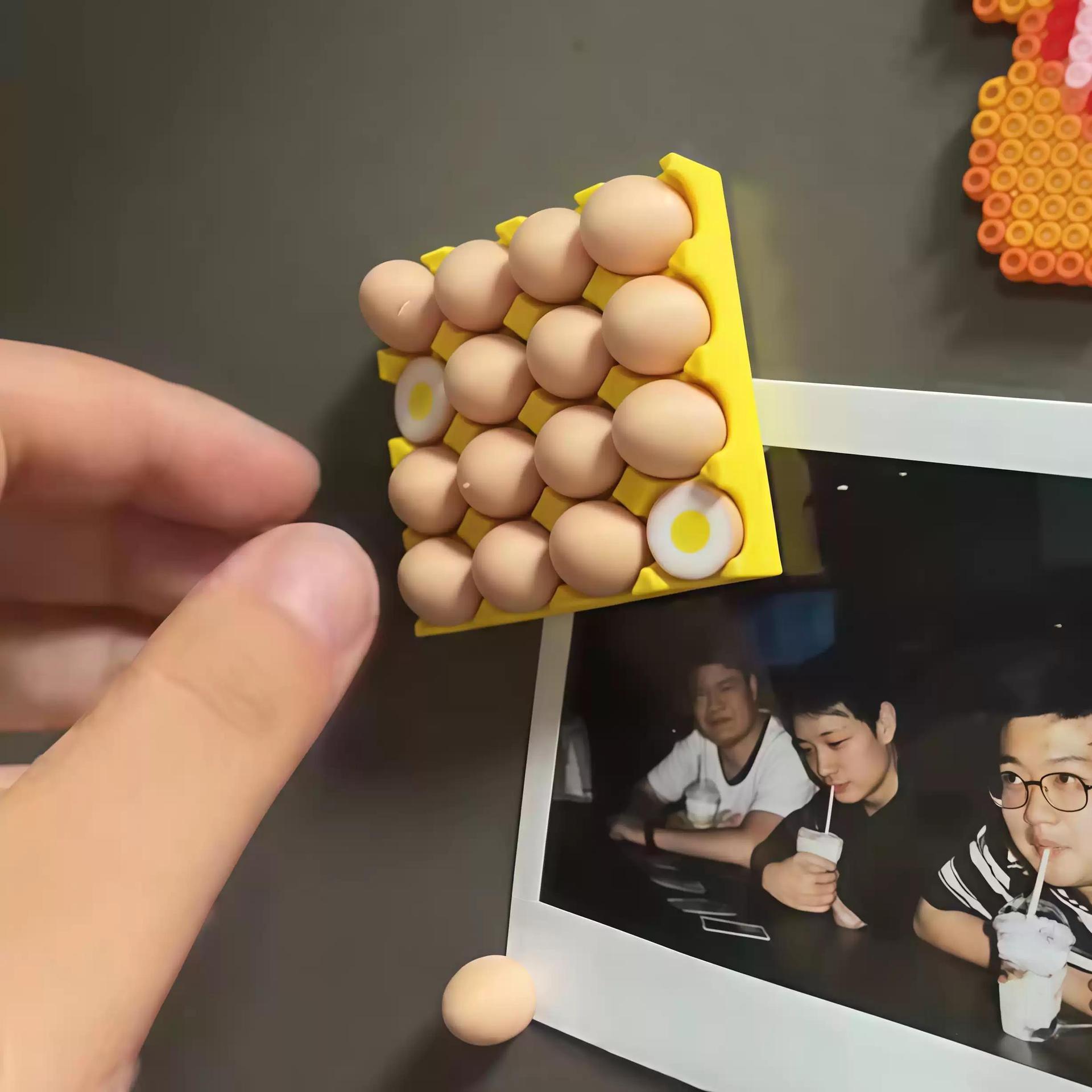 Egg-Shaped Fridge Magnet Photo Holder, Self-Adhesive Magnetic Memo Clip for Instant Photos, Notes & Reminder Cards, Strong Refrigerator Magnet for Kitchen, Office & Dorm, Cute Home Organization Accessory, Reusable Decorative Fridge Magnet